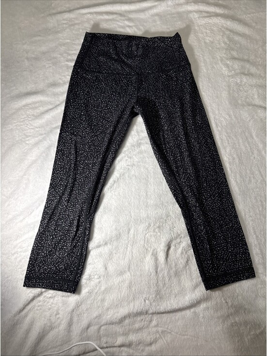 lululemon athletica Pants - lululemon athletica Wunder Under Polka Dot Leggings 6 (0110)